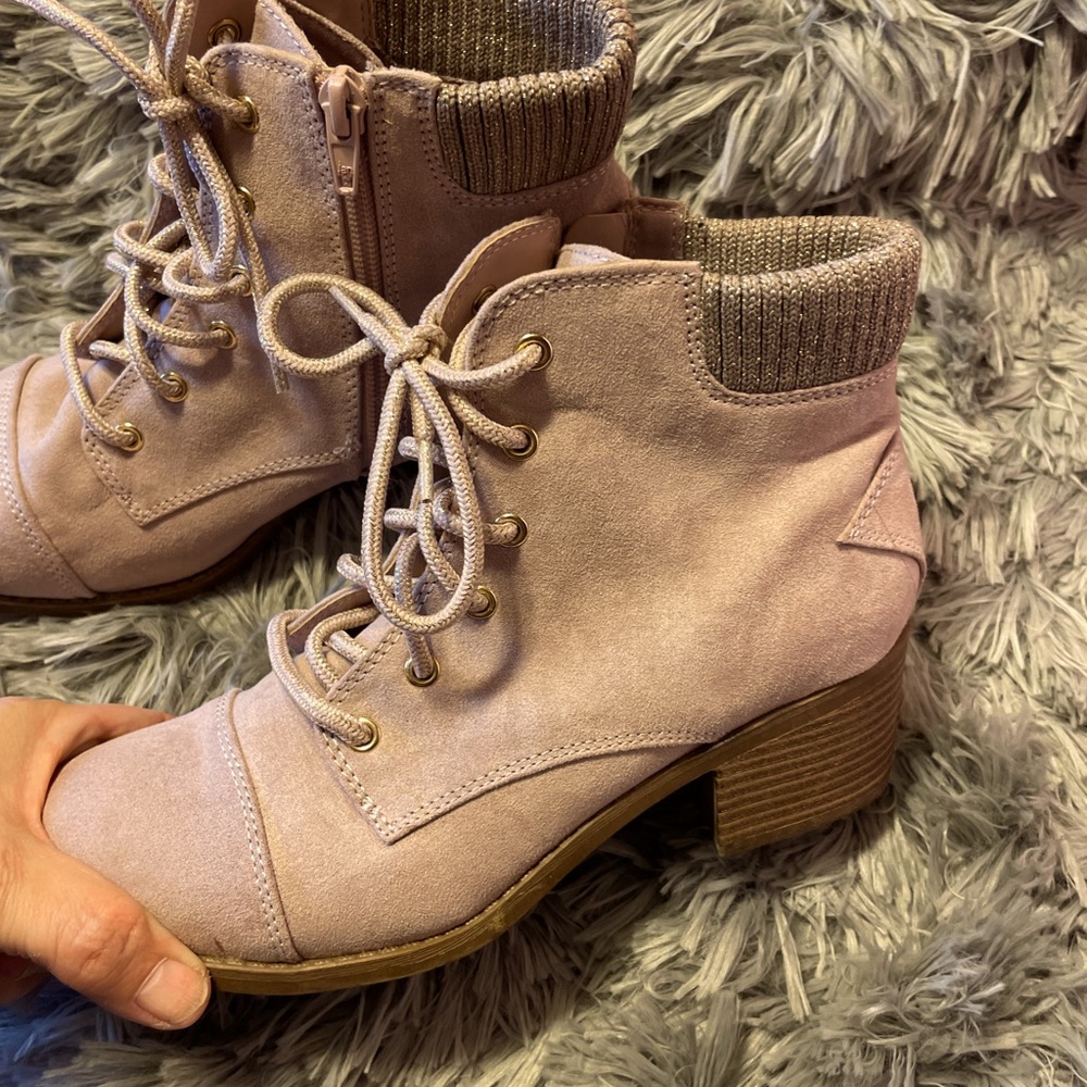Boots - Picture 2 of 7